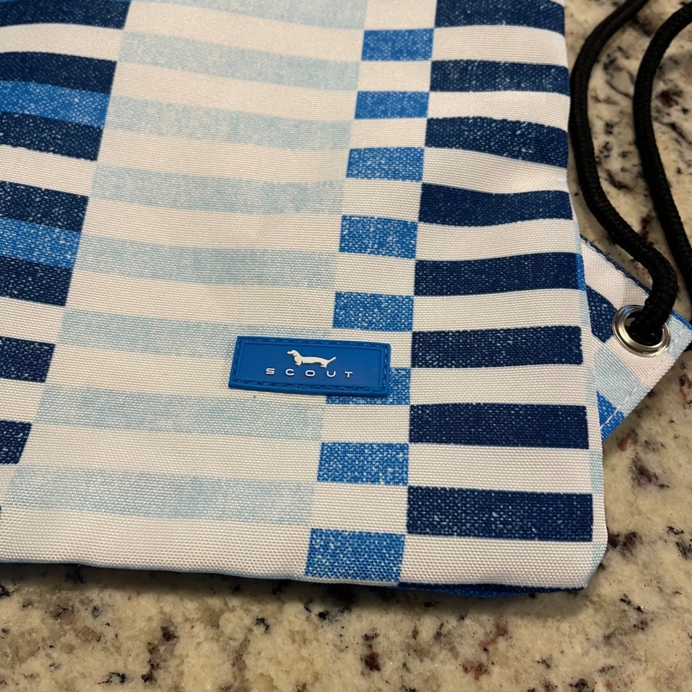 Scout Drawstring Backpack Unisex OS Blue White Geometric Stripe Cinch Bag Pocket - Picture 2 of 6